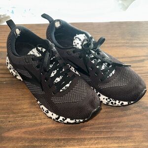 Brooks Revel 5, black, leopard print, size 9.5